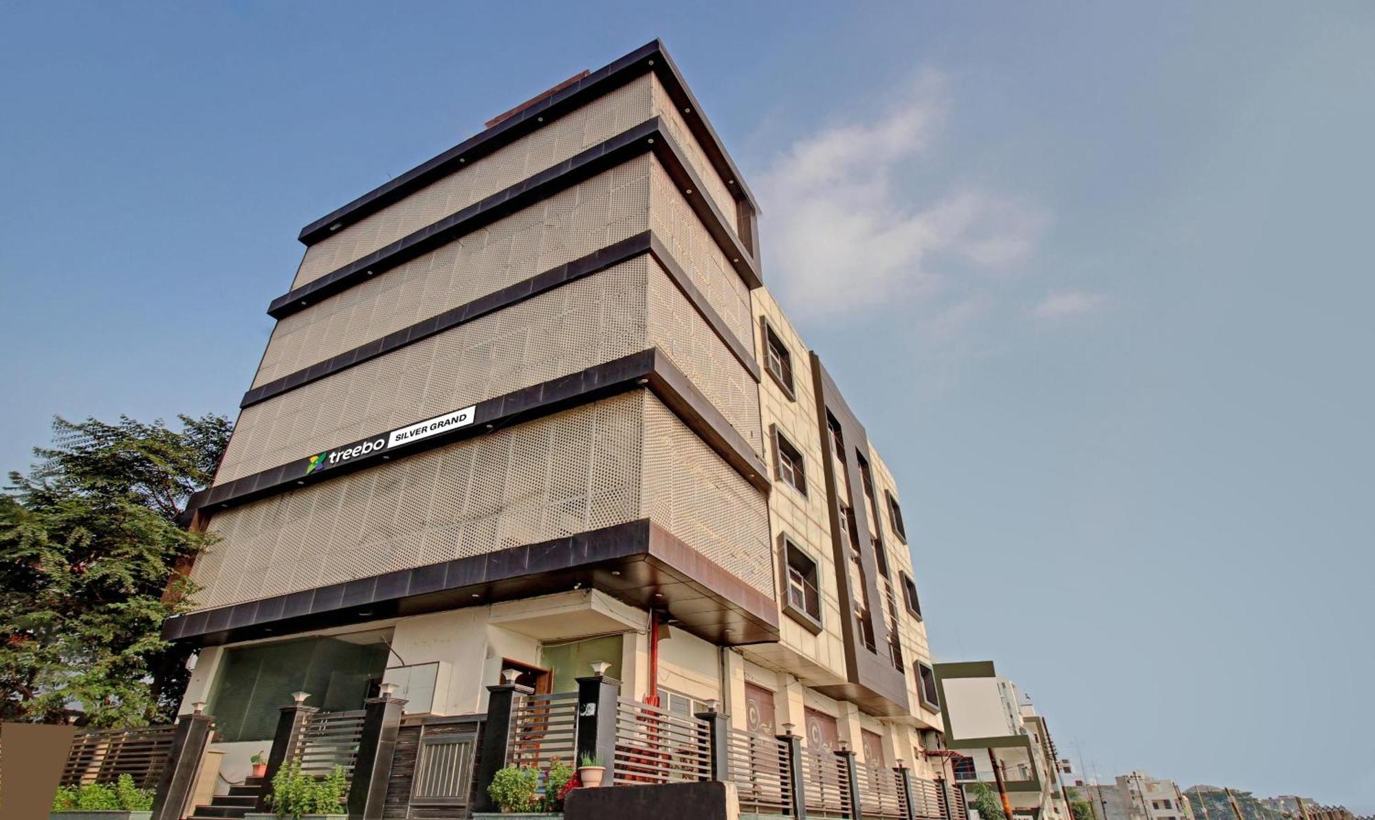 Treebo Silver Grand New Agreement Lucknow Exterior photo