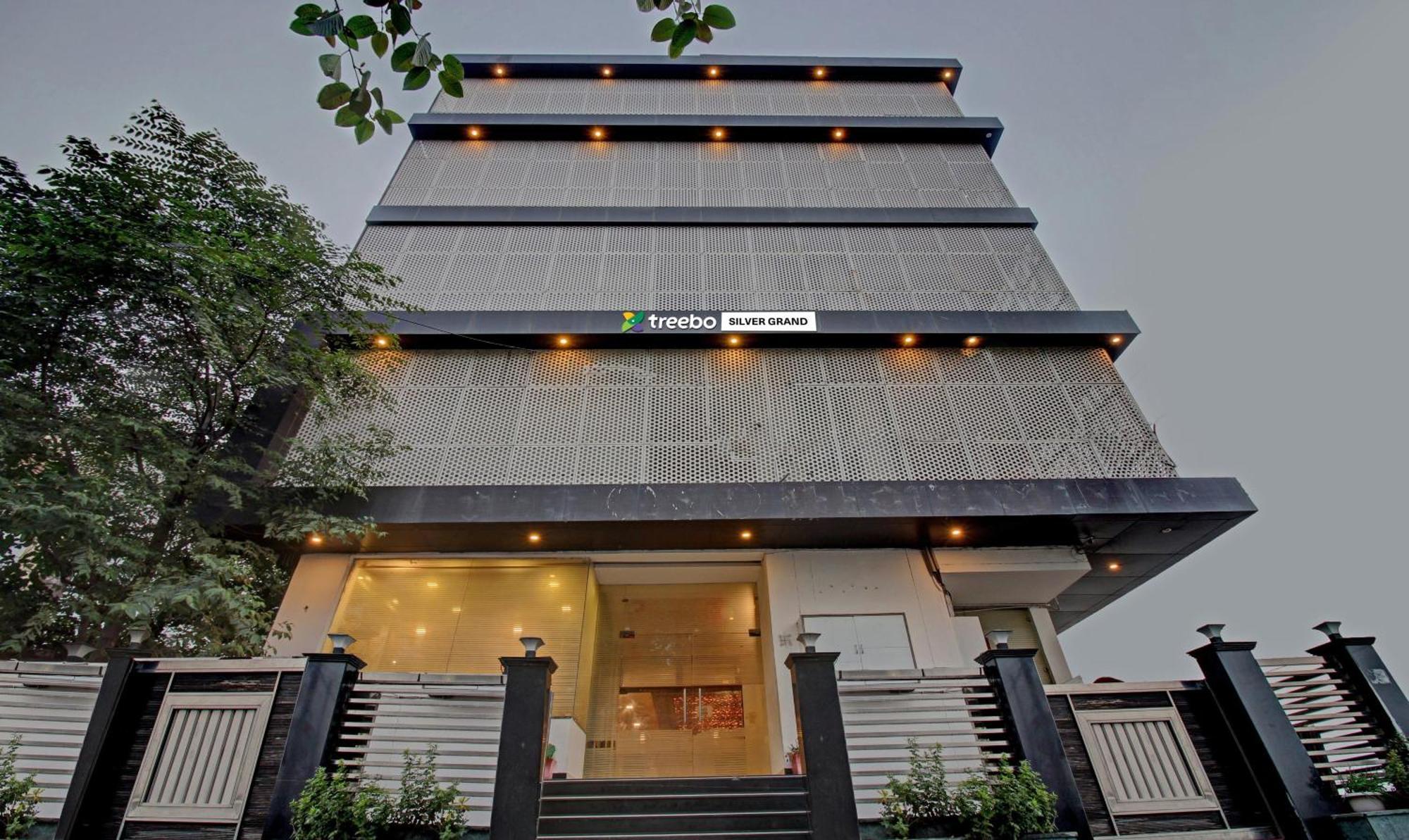 Treebo Silver Grand New Agreement Lucknow Exterior photo