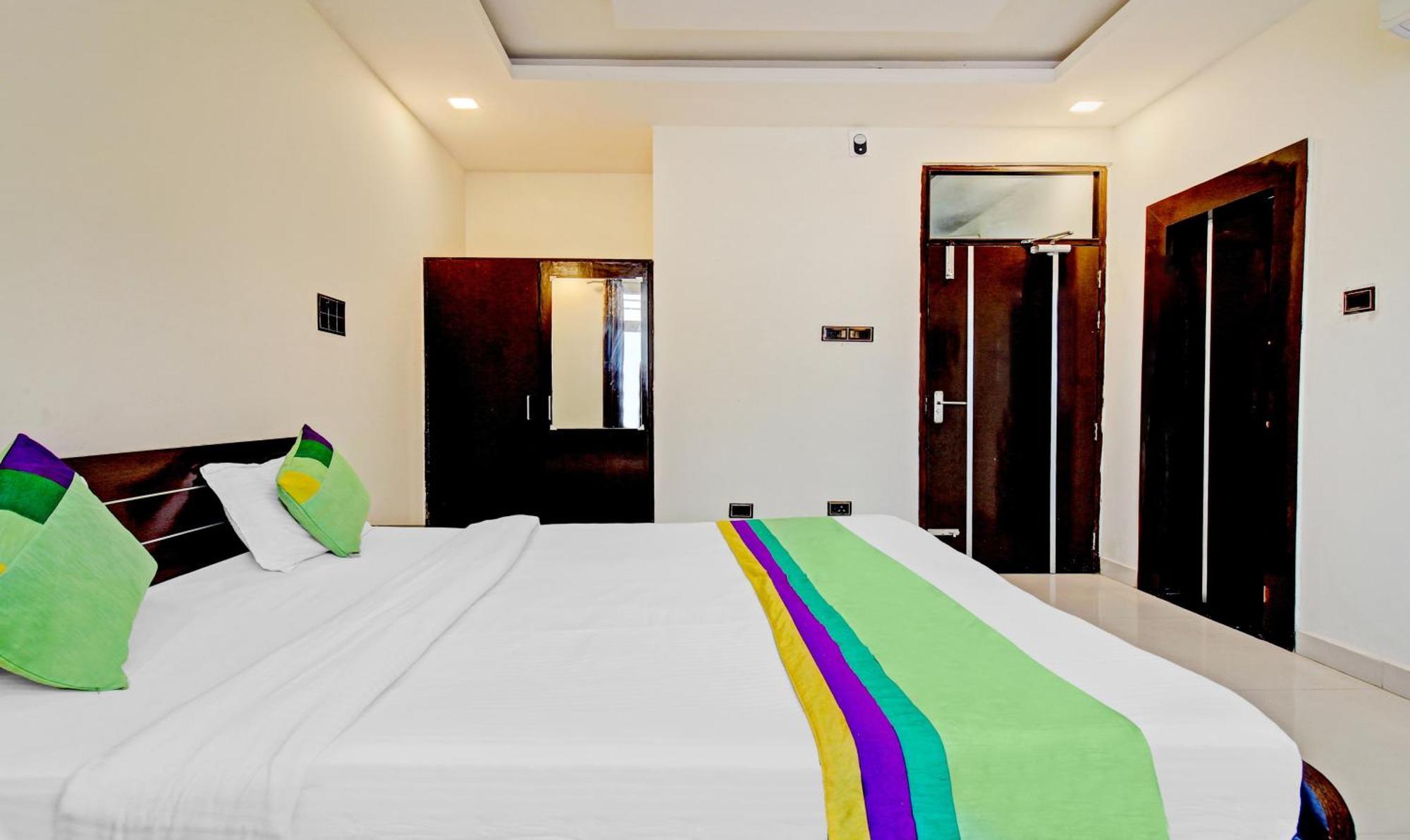 Treebo Silver Grand New Agreement Lucknow Exterior photo