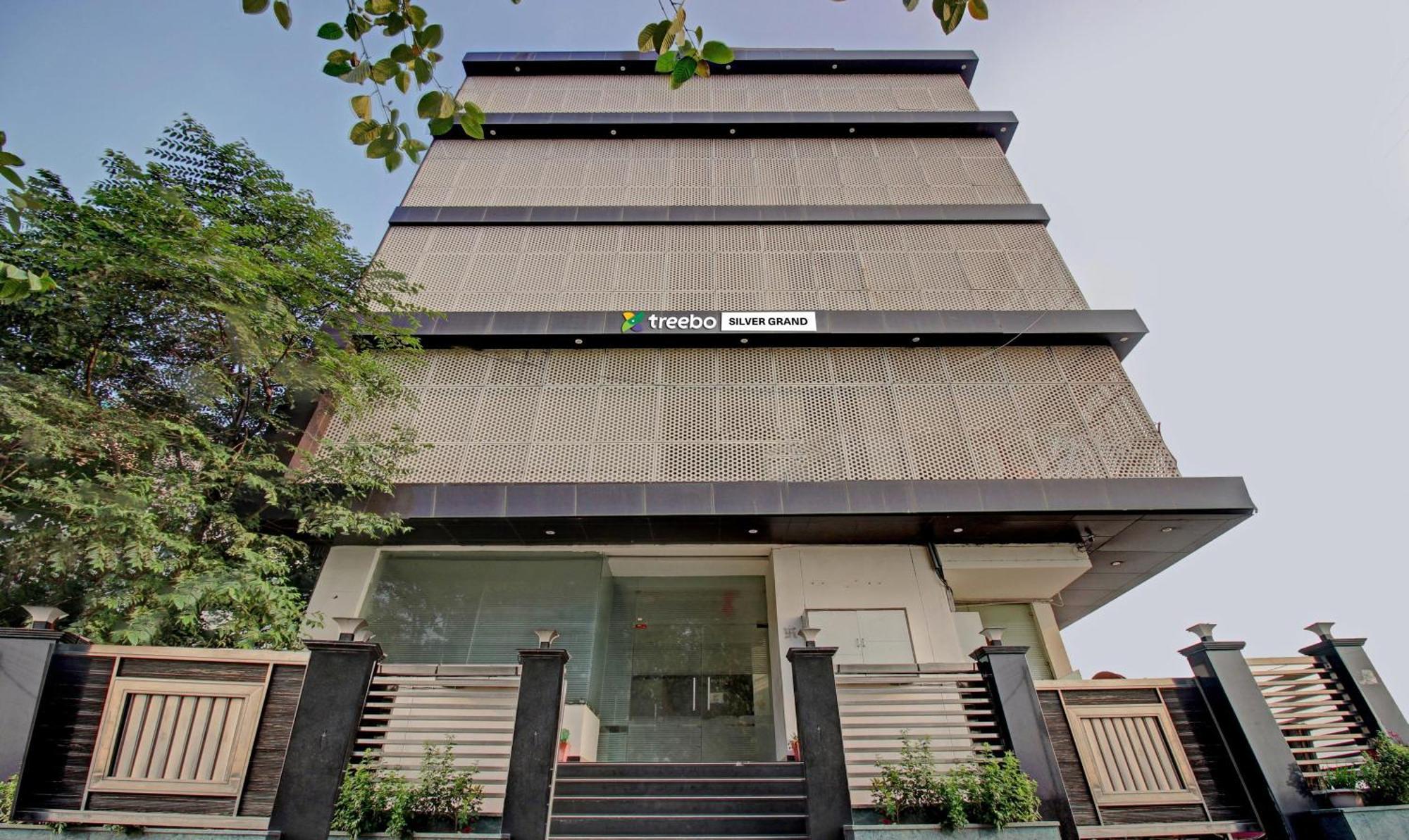 Treebo Silver Grand New Agreement Lucknow Exterior photo